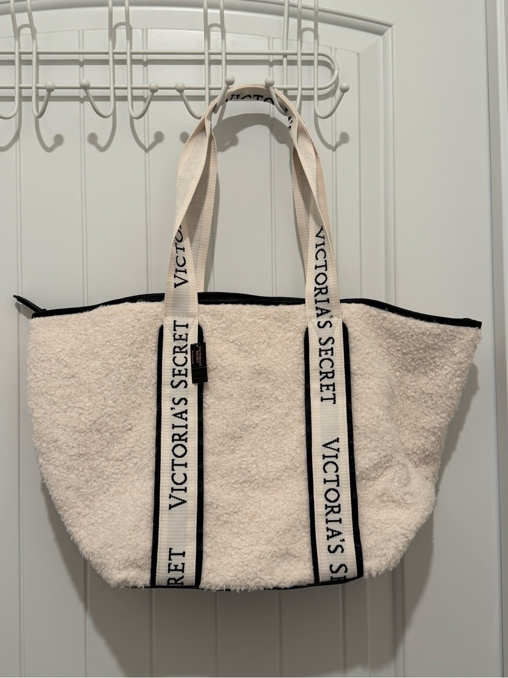 NWT Victoria's Secret Cream Sherpa Tote Bag ✨💲59.95 retail